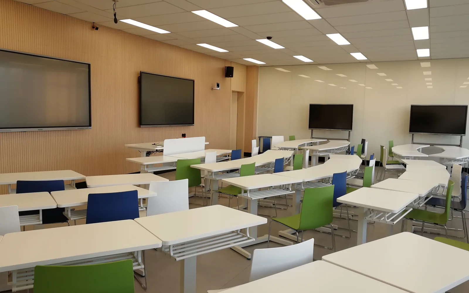 Tralltech smart classroom solution deployment with interactive flat panels